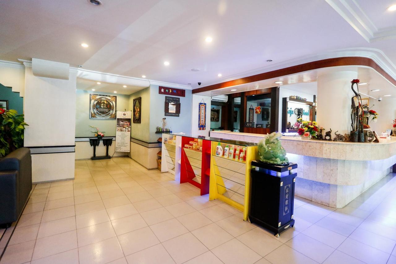 Reddoorz Plus @ Jalan Dr Sutomo プカンバル エクステリア 写真